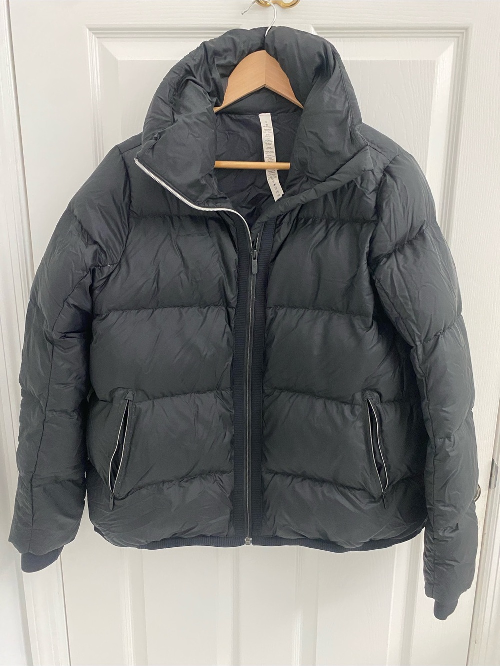 Lululemon Size 8 Black Coat like new!